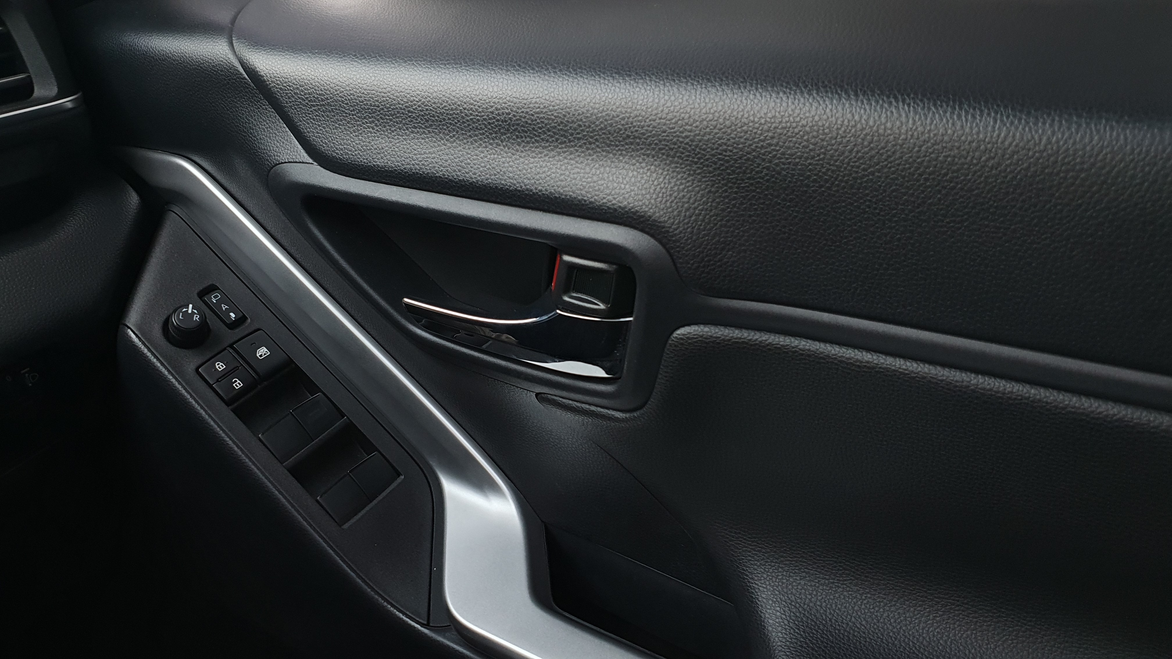 2024 Toyota Kijang Innova Zenix Hybrid EV 2024 Toyota Kijang Innova Zenix Hybrid EV