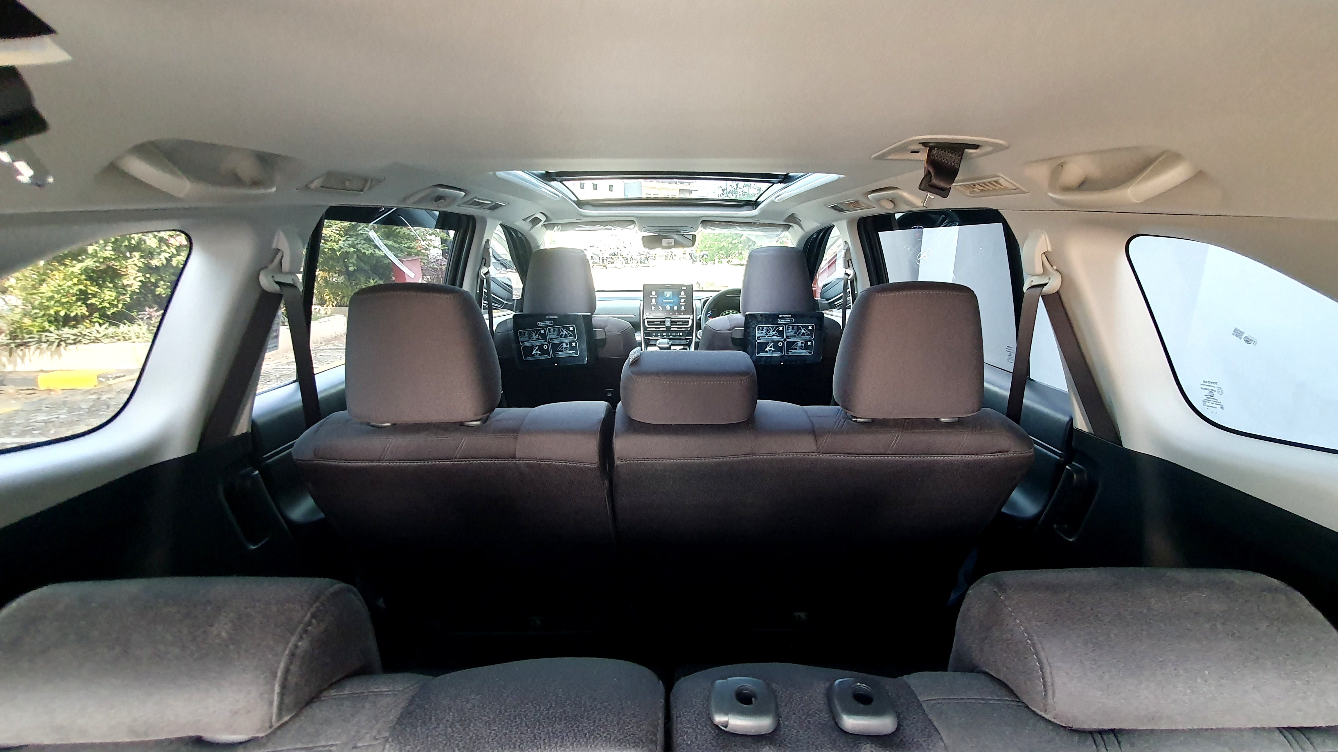 2024 Toyota Kijang Innova Zenix Hybrid EV 2024 Toyota Kijang Innova Zenix Hybrid EV