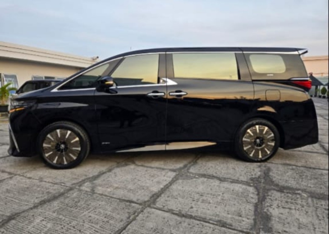 2024 Toyota Alphard Hybrid 2024 Toyota Alphard Hybrid