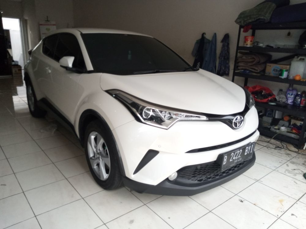 Dijual 2018 Toyota CHR Hybrid 1.8L Single Tone 1.8L Single Tone Bekas