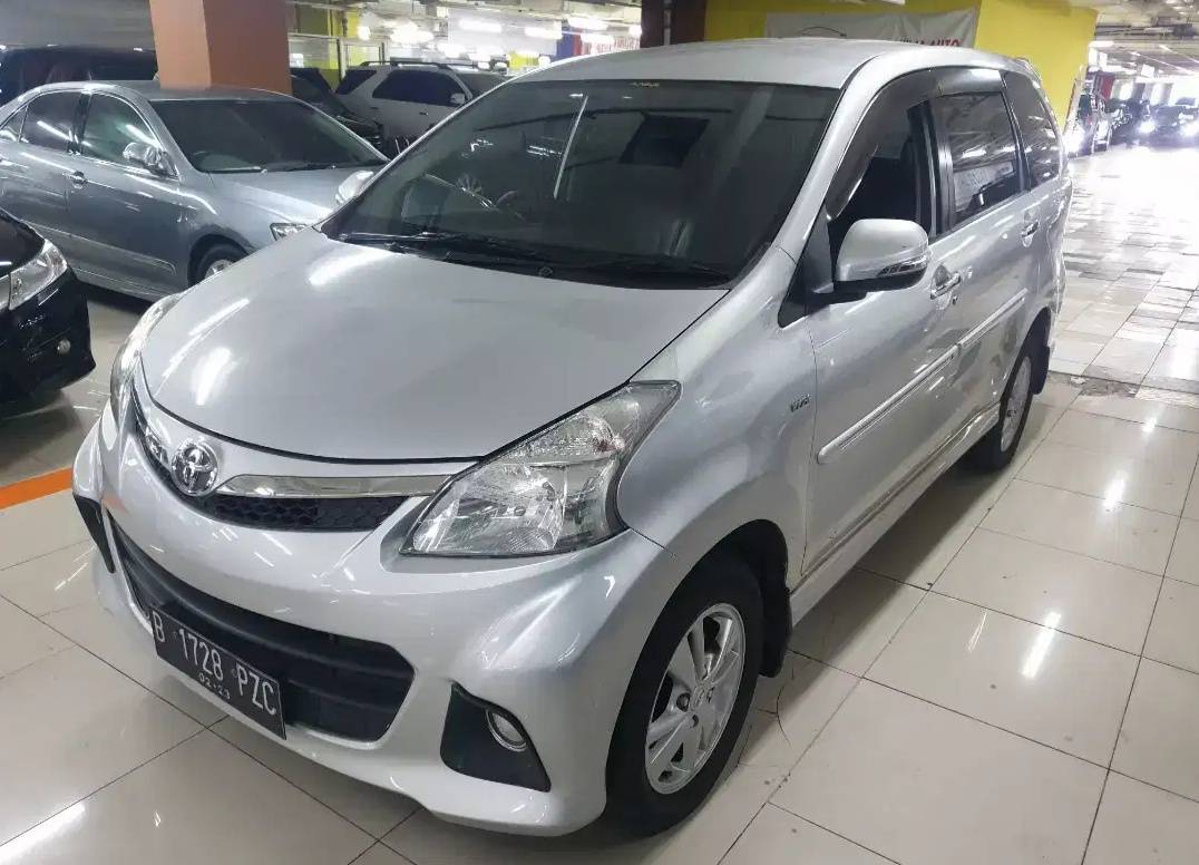 Used 2013 Toyota Veloz 1.5 AT GR Limited 1.5 AT GR Limited