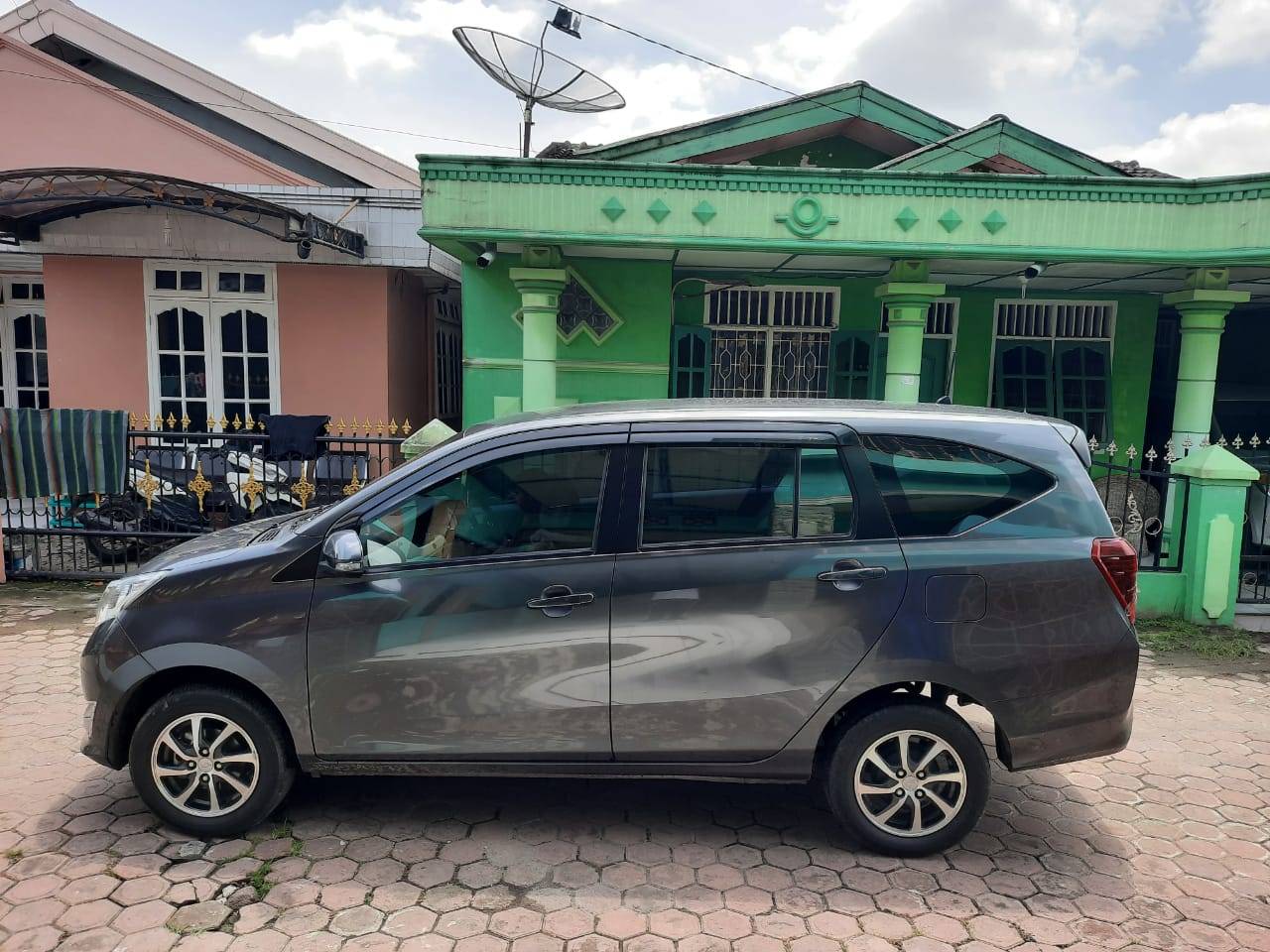 2019 Daihatsu Sigra 1.2 R MT 1.2 R MT tua
