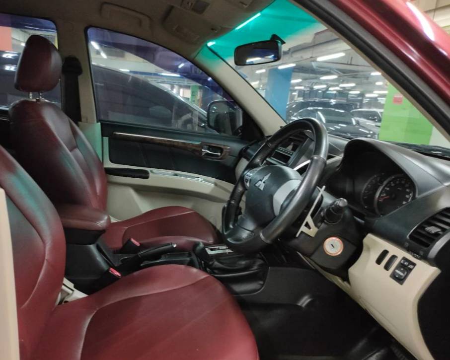 Dijual 2016 Mitsubishi Pajero Sport  Exceed 4x2 MT Exceed 4x2 MT Bekas