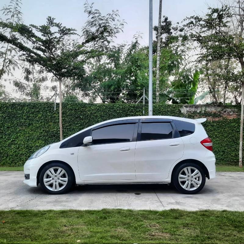 2011 Honda Jazz I-DSI 1.5L AT I-DSI 1.5L AT tua