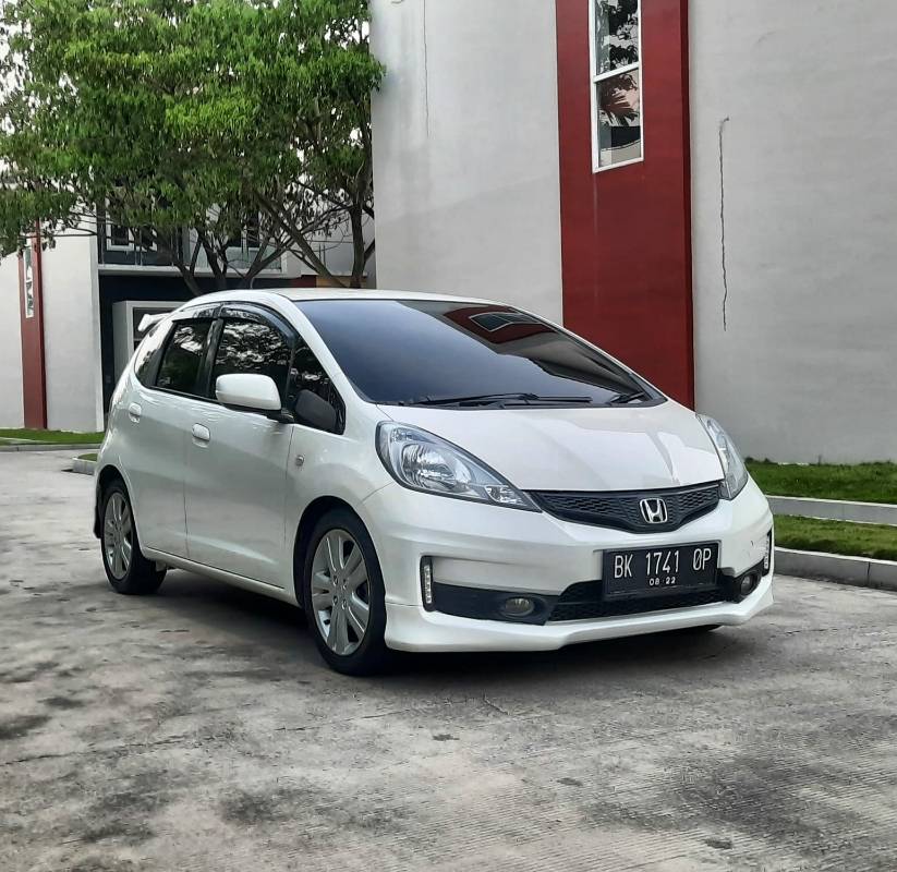 Dijual 2011 Honda Jazz I-DSI 1.5L AT I-DSI 1.5L AT Bekas