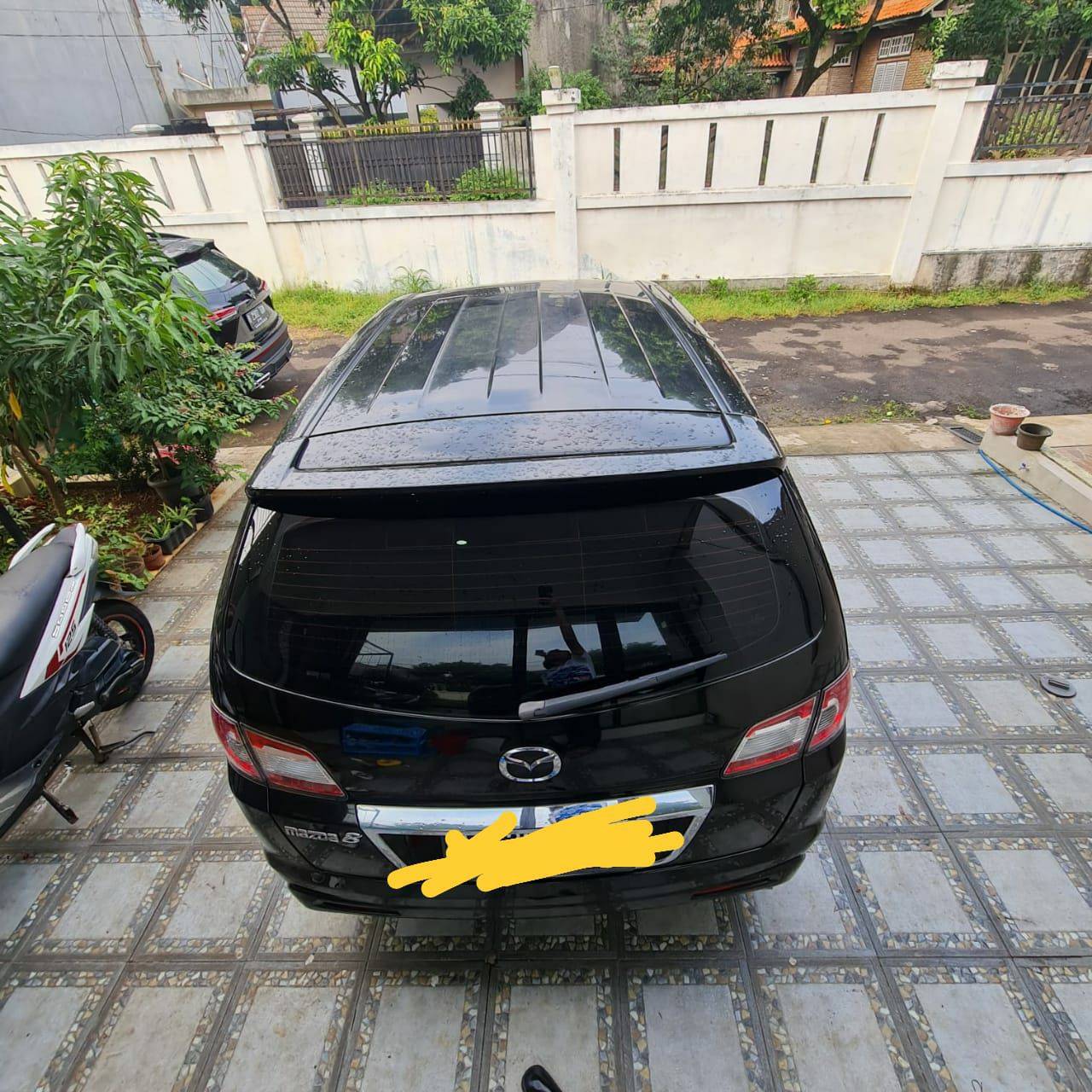 Dijual 2012 Mazda 8  2.3 L 2.3 L Bekas