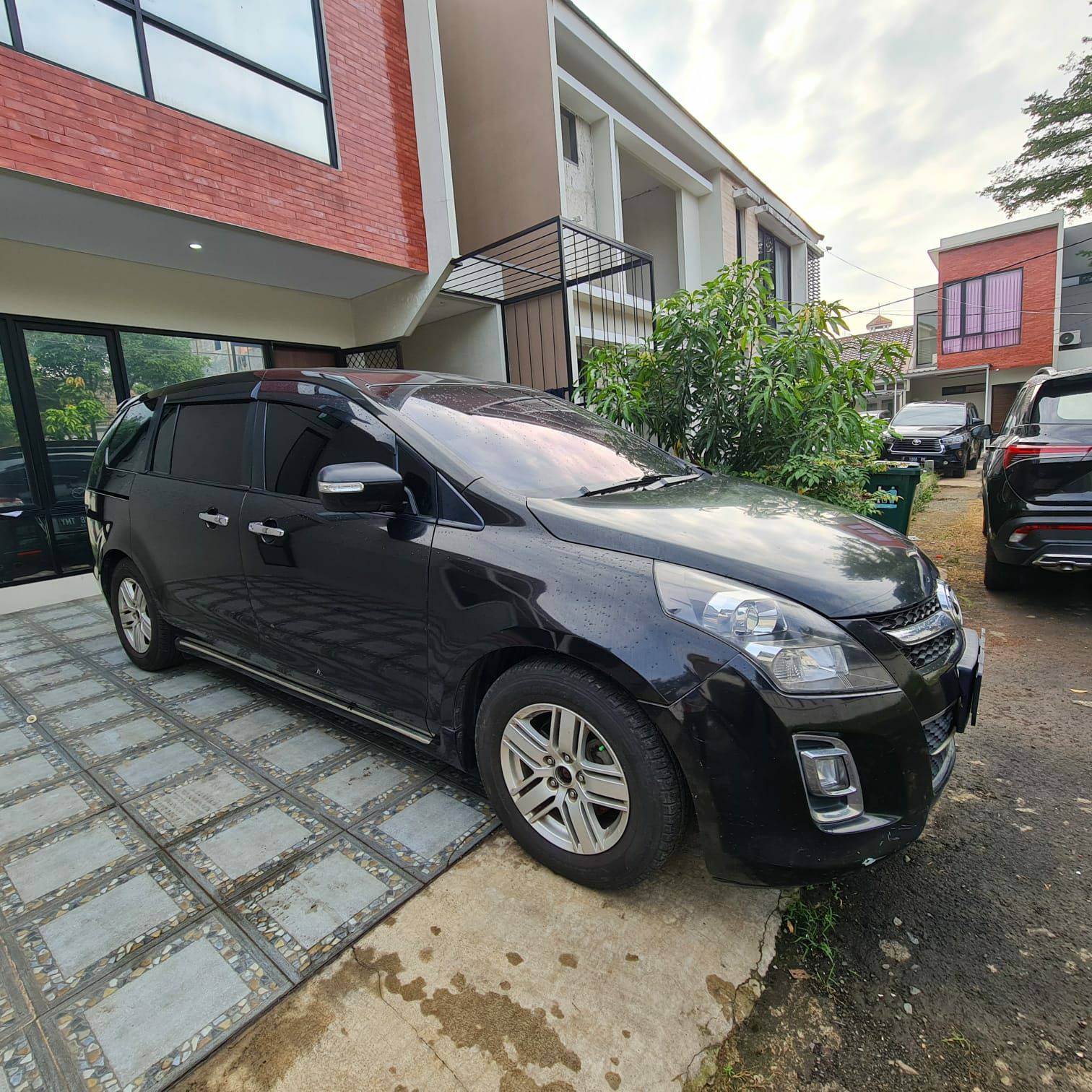 2012 Mazda 8  2.3 L 2.3 L bekas