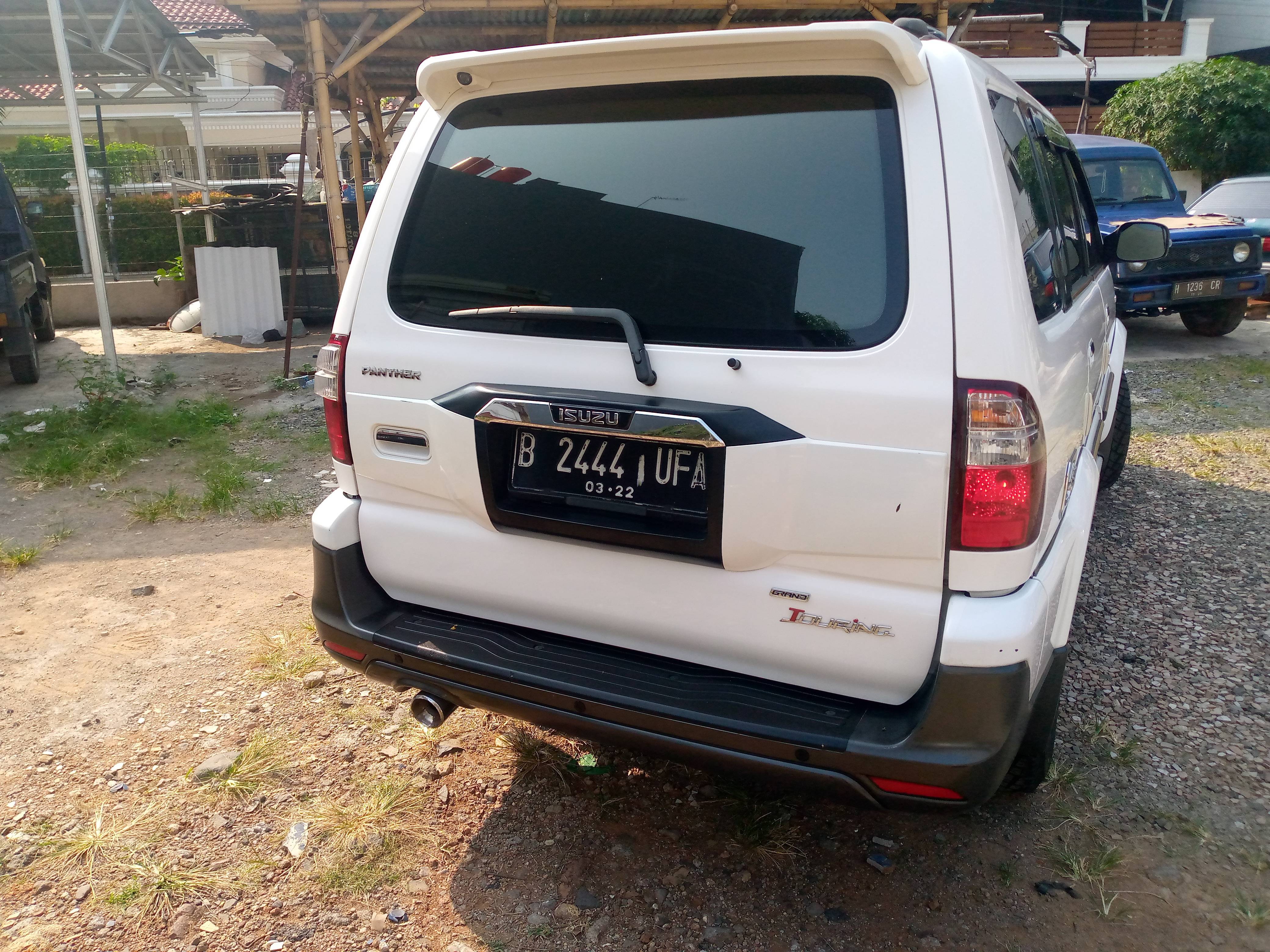 2017 Isuzu Panther Grand Touring 2.5L MT Grand Touring 2.5L MT tua