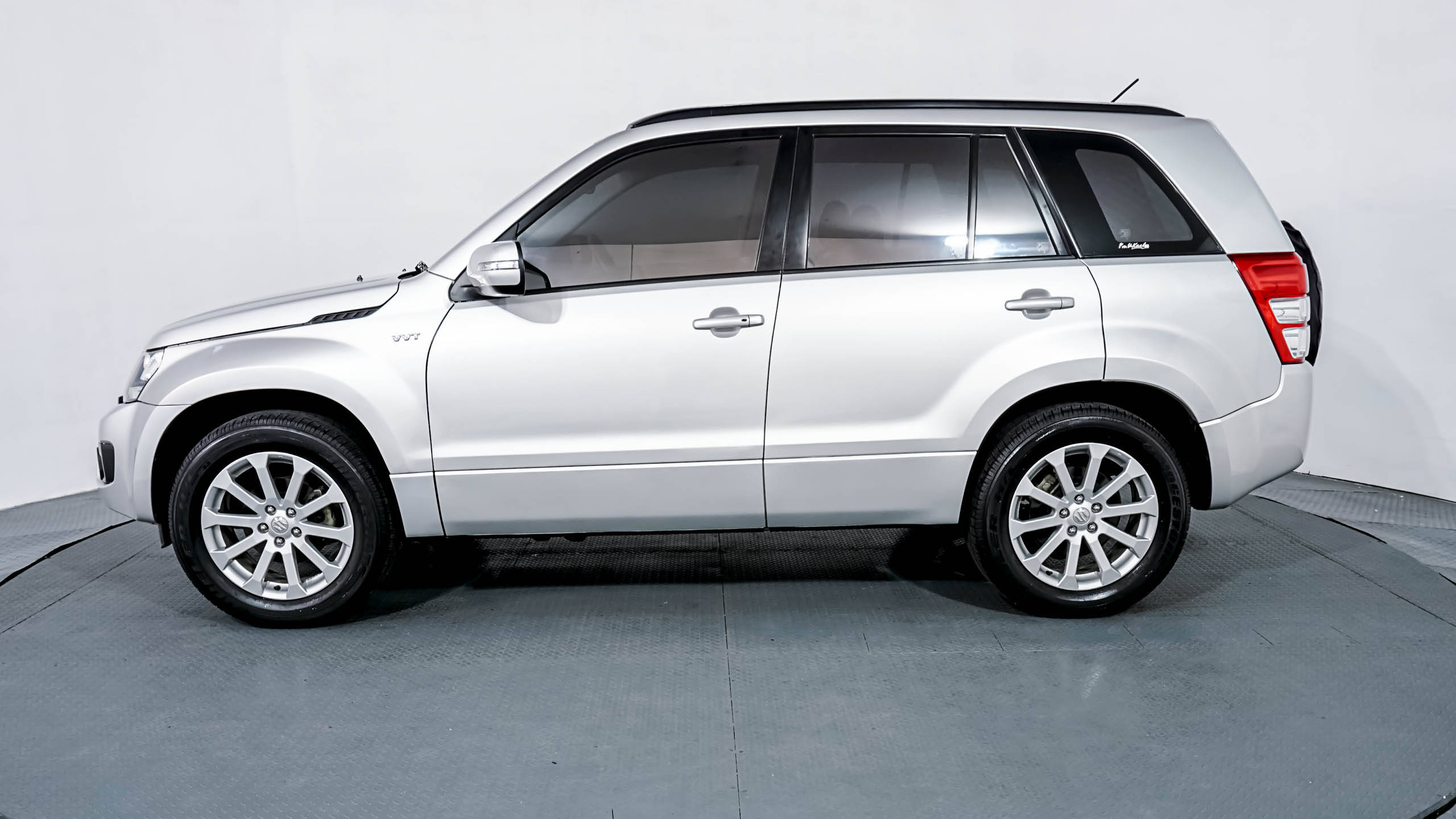 Old 2014 Suzuki Grand Vitara  2.4L MT 2.4L MT
