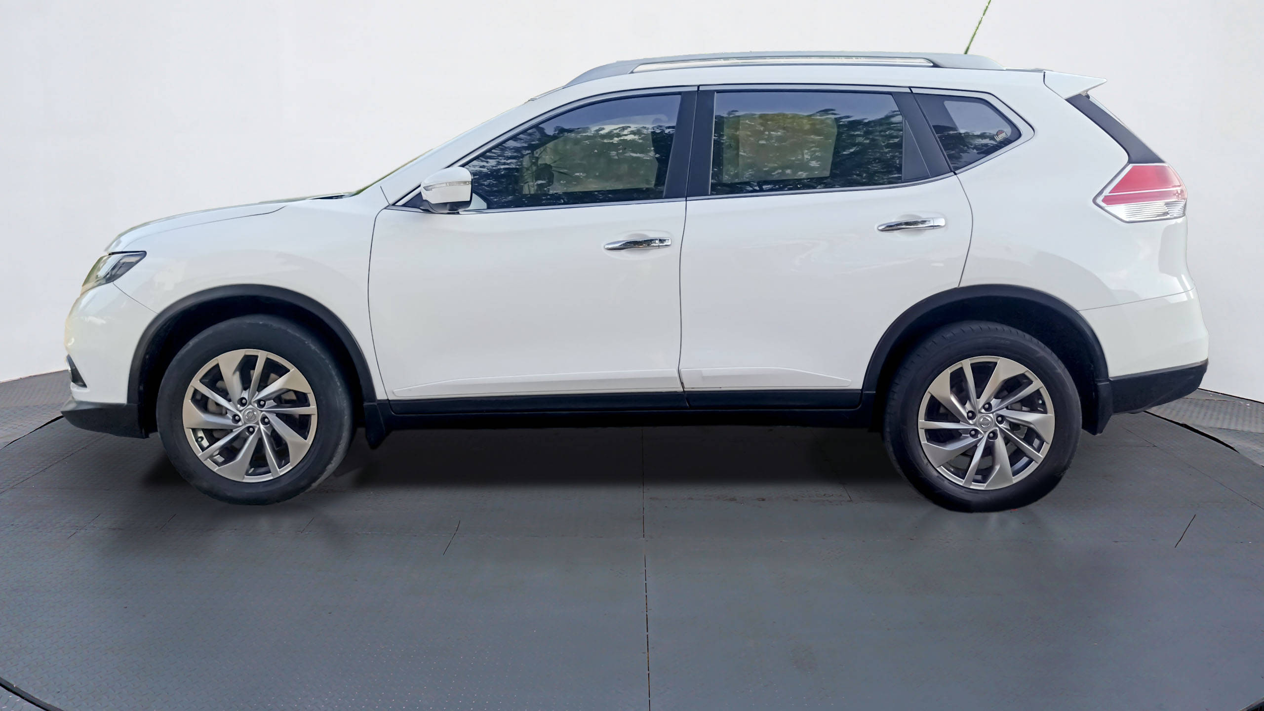 2017 Nissan X Trail  2.5 CVT 2.5 CVT tua