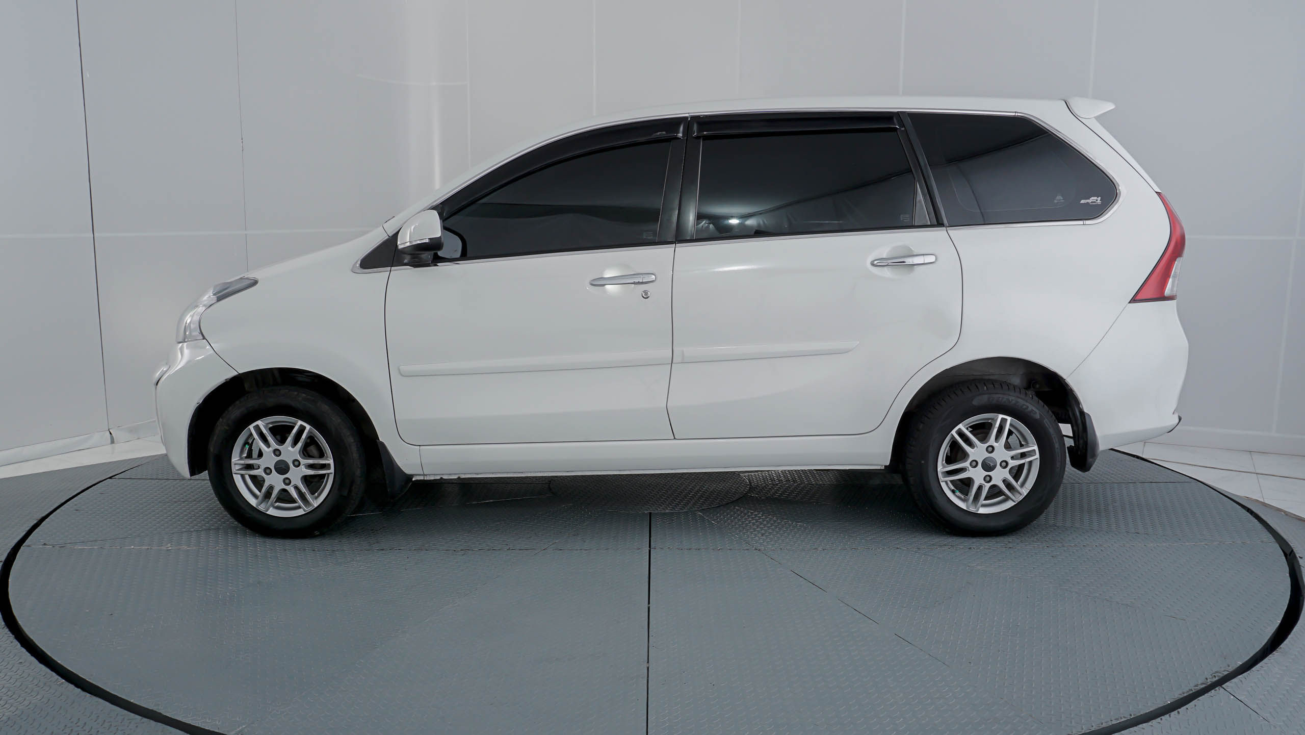 Old 2013 Daihatsu Xenia  1.3 R AT SPORTY 1.3 R AT SPORTY