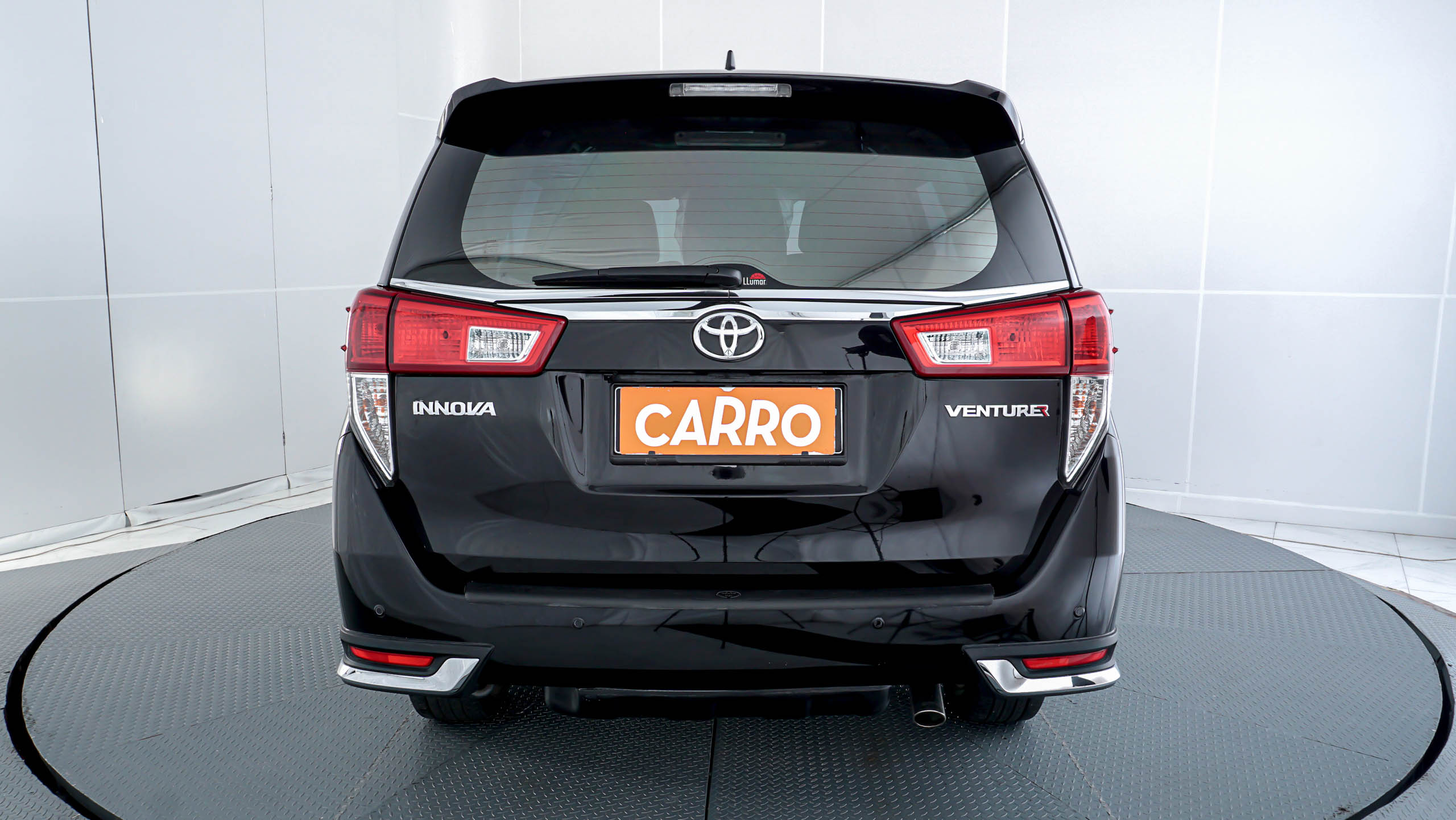 Dijual 2020 Toyota Kijang Innova 2.0L Venturer AT 2.0L Venturer AT Bekas