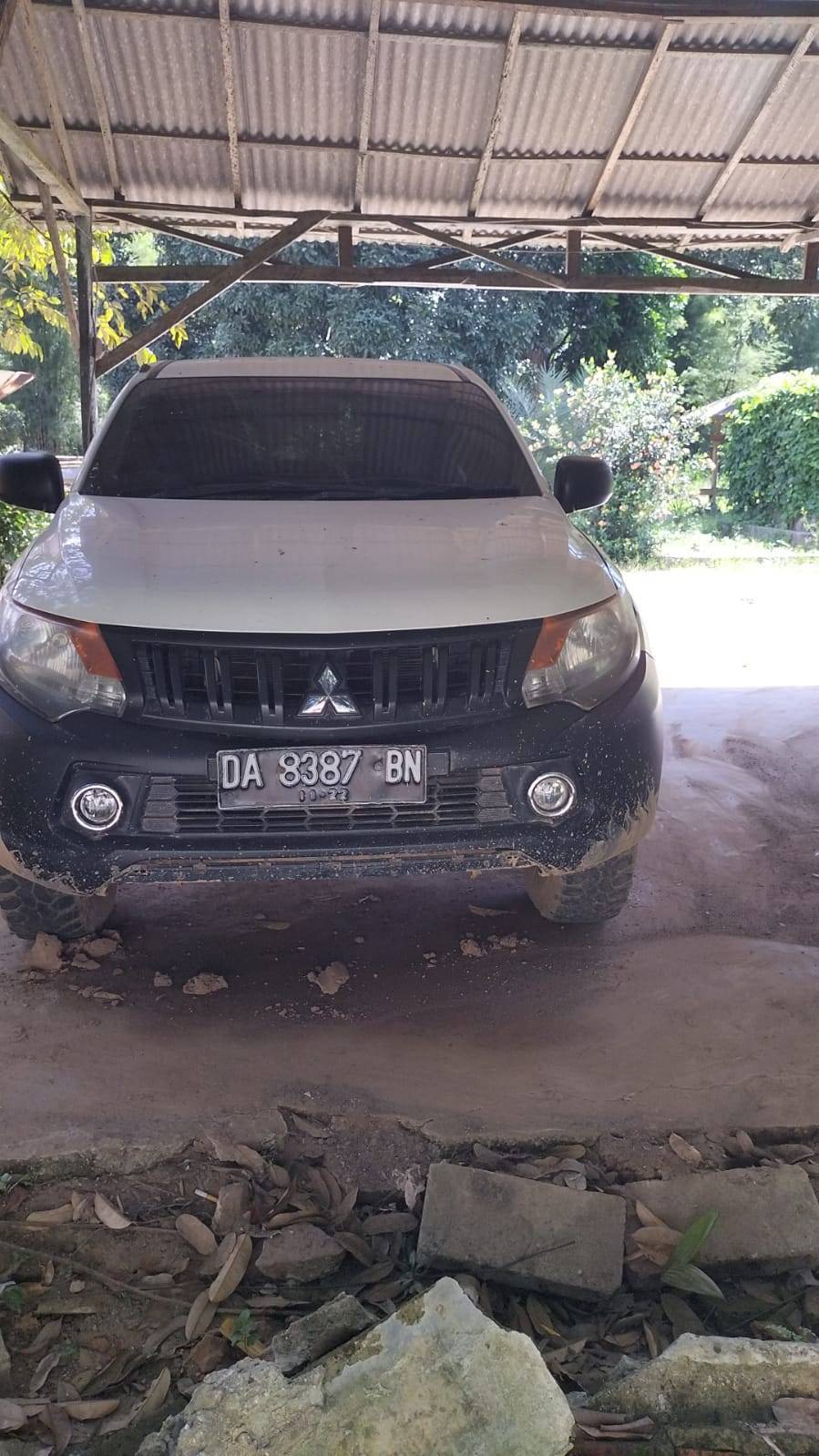 2017 Mitsubishi Triton HDX MT Double Cab 4WD HDX MT Double Cab 4WD bekas