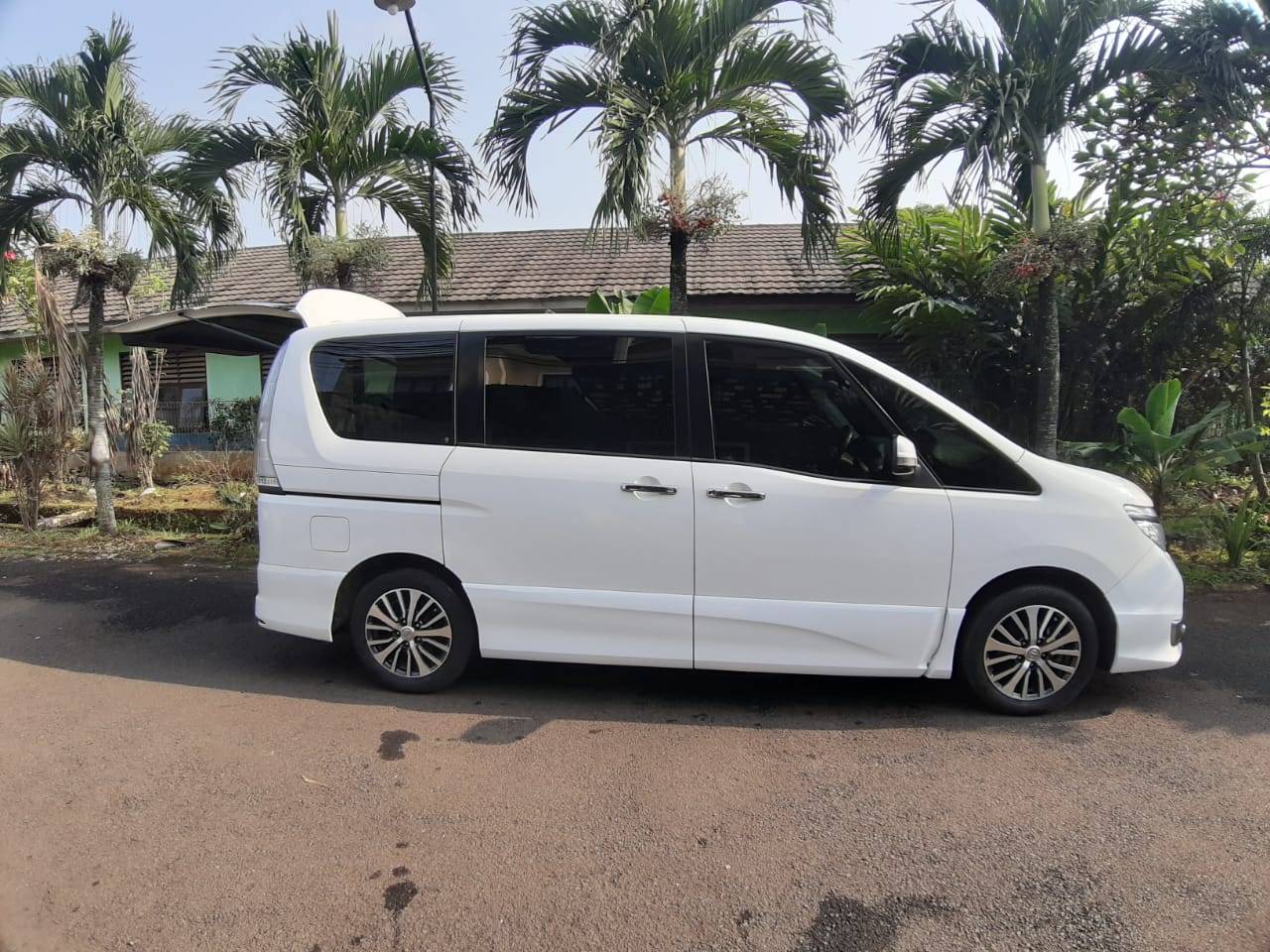 2017 Nissan Serena 2017 Nissan Serena