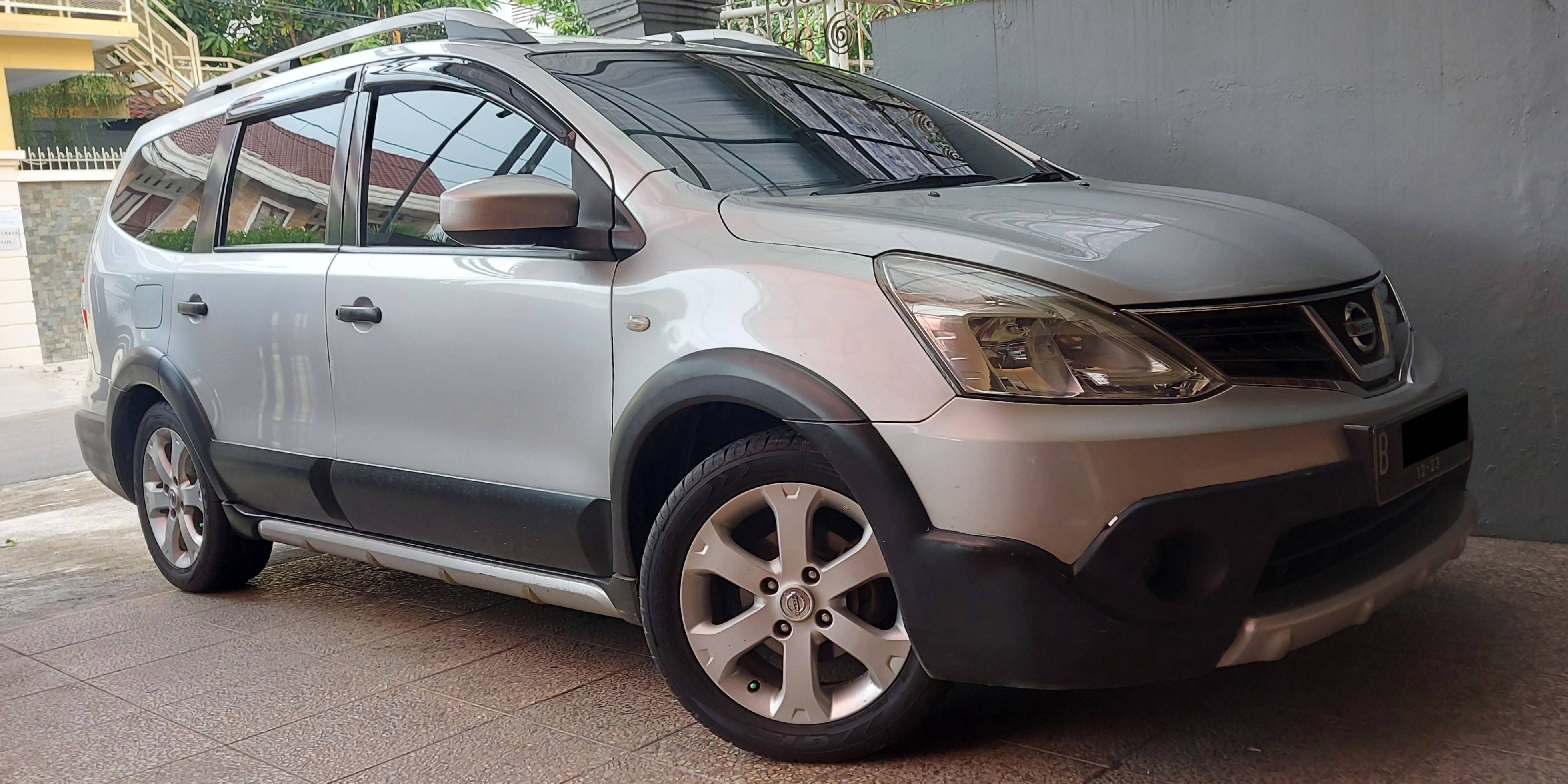 2013 Nissan Grand Livina  1.5 XGEAR 2013 Nissan Grand Livina  1.5 XGEAR