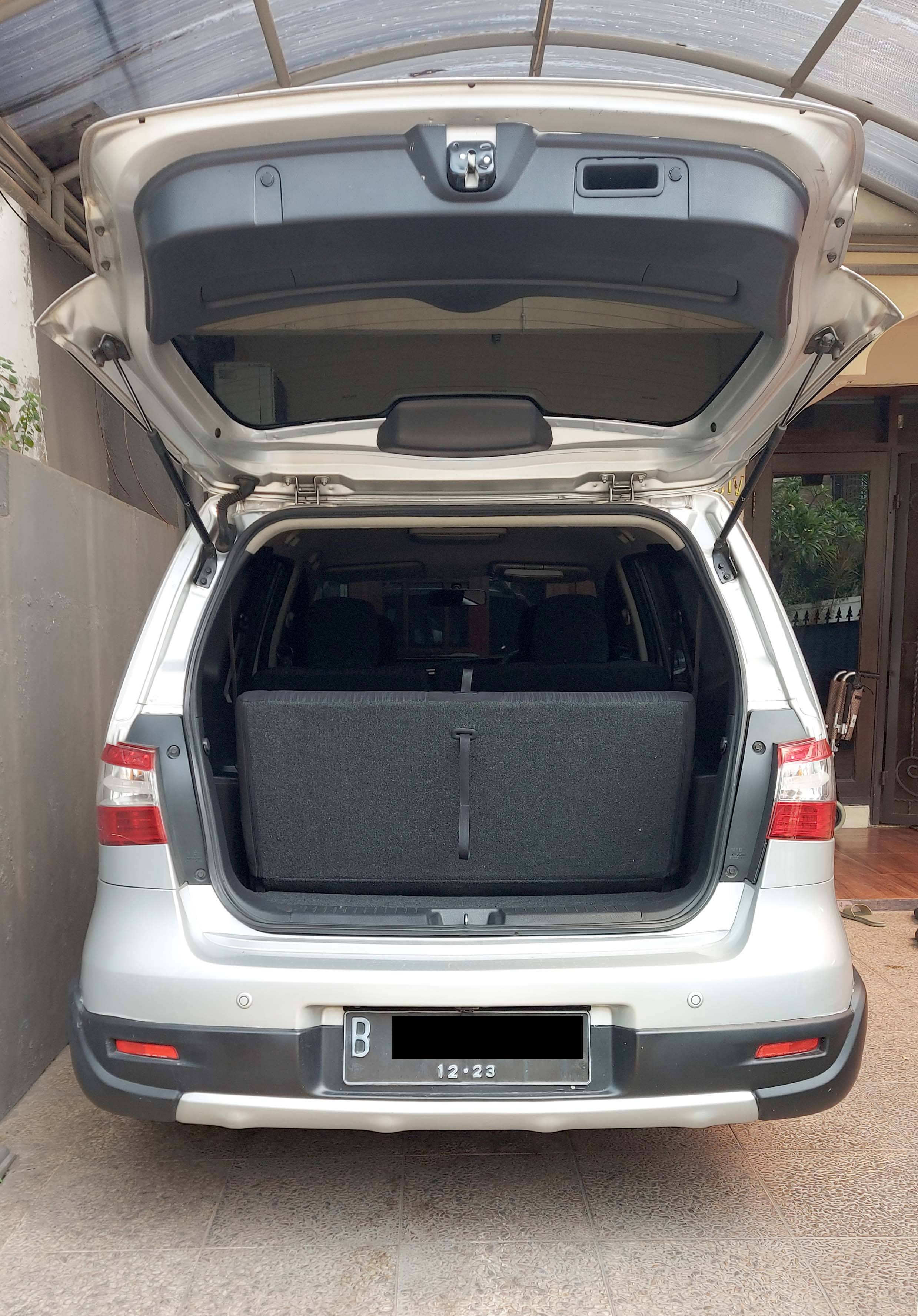 2013 Nissan Grand Livina  1.5 XGEAR 2013 Nissan Grand Livina  1.5 XGEAR