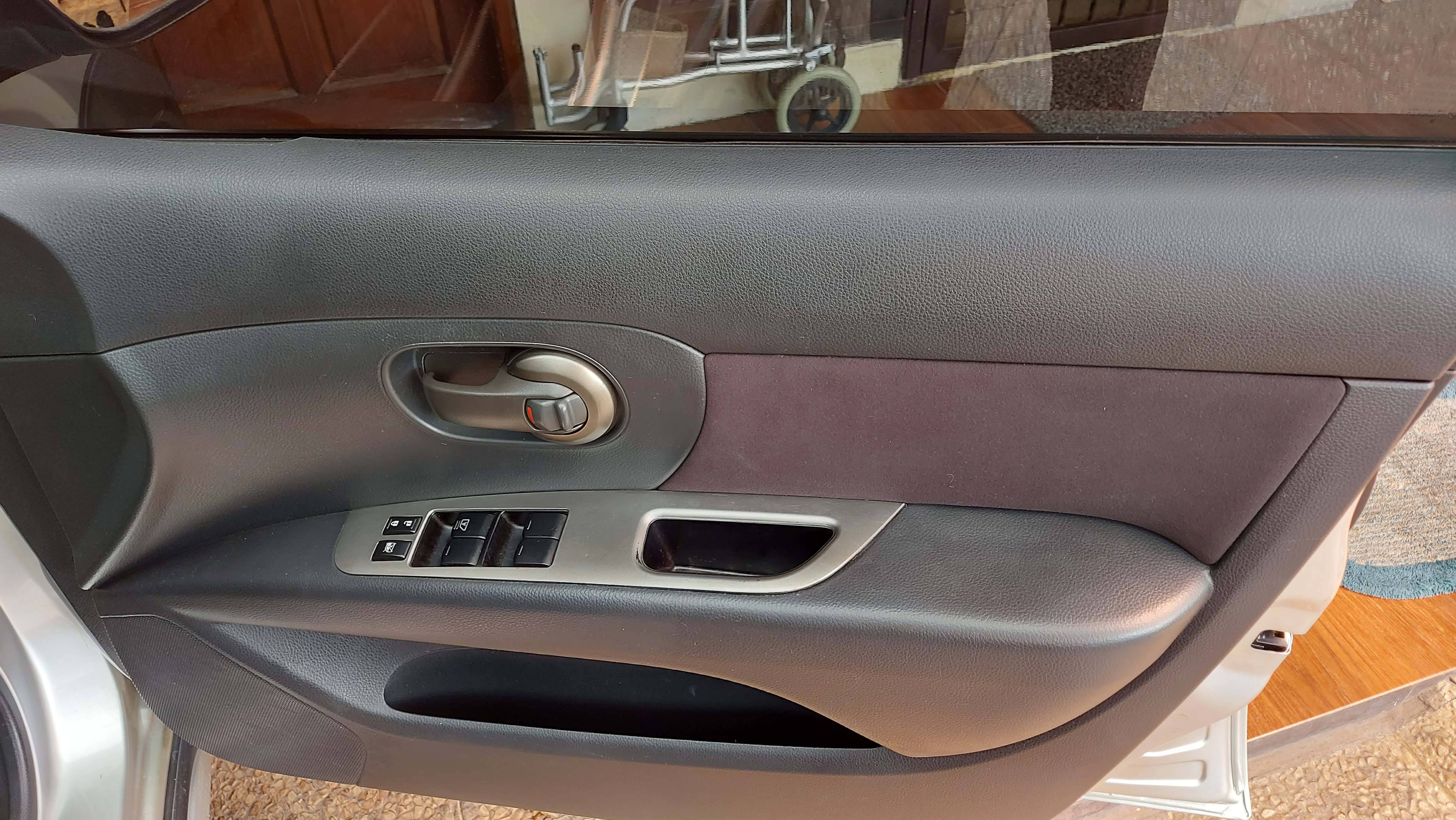 2013 Nissan Grand Livina  1.5 XGEAR 2013 Nissan Grand Livina  1.5 XGEAR