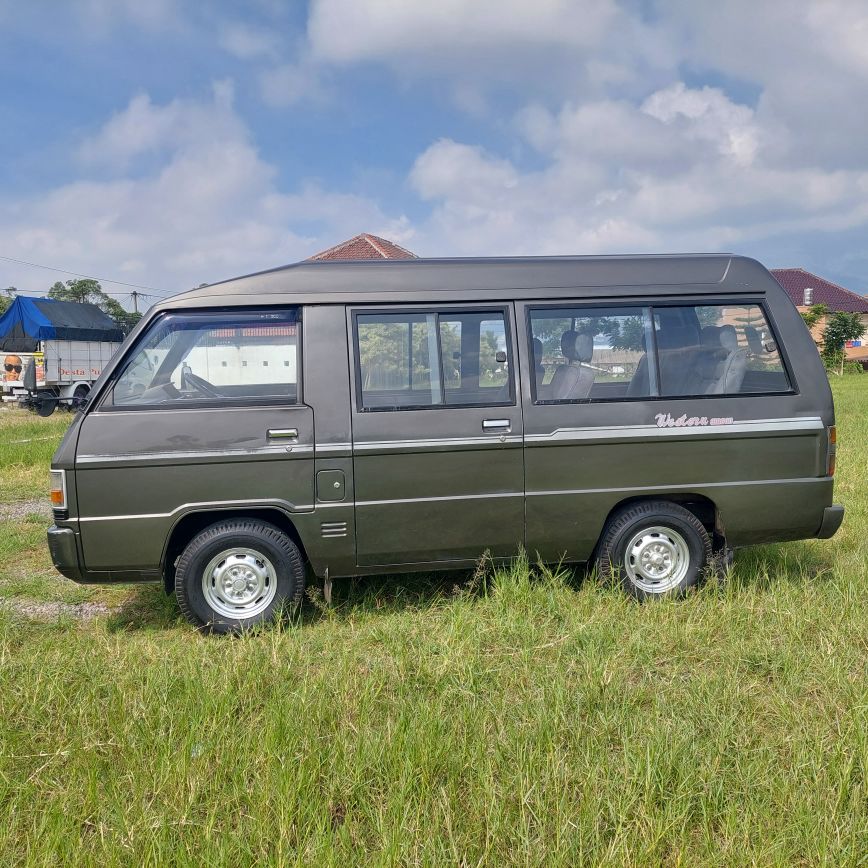 2004 Mitsubishi L300 2004 Mitsubishi L300