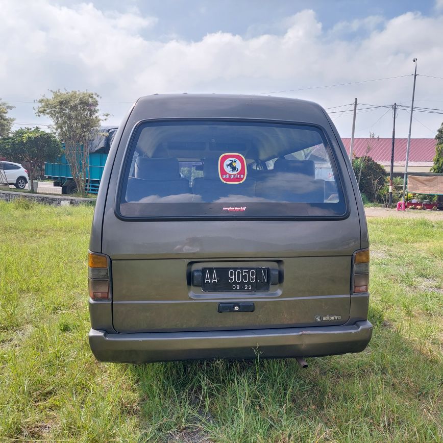 2004 Mitsubishi L300 2004 Mitsubishi L300