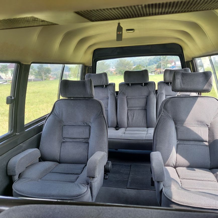 2004 Mitsubishi L300 2004 Mitsubishi L300