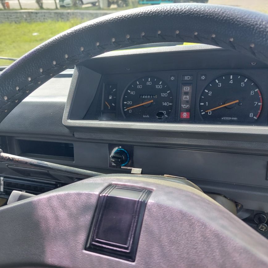 2004 Mitsubishi L300 2004 Mitsubishi L300