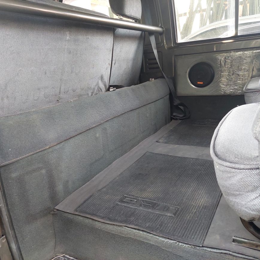 2004 Mitsubishi L300 2004 Mitsubishi L300