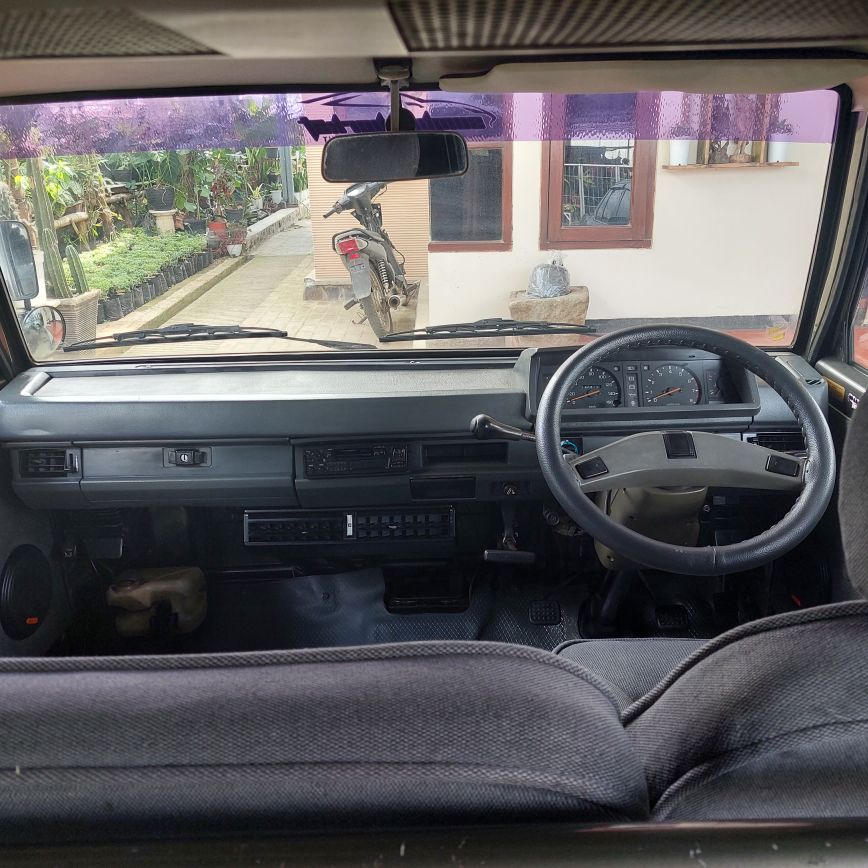 2004 Mitsubishi L300 2004 Mitsubishi L300