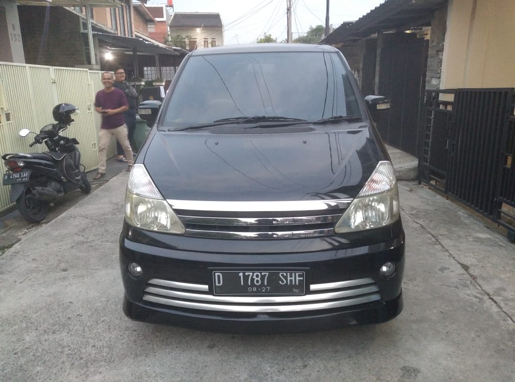 2010 Nissan Serena 2010 Nissan Serena