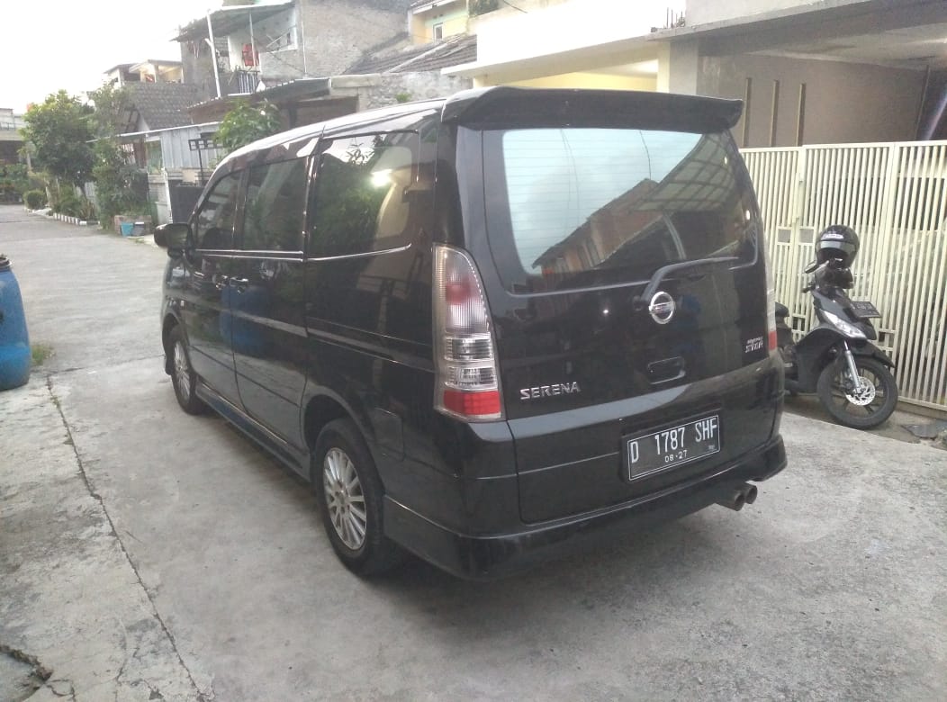 2010 Nissan Serena 2010 Nissan Serena