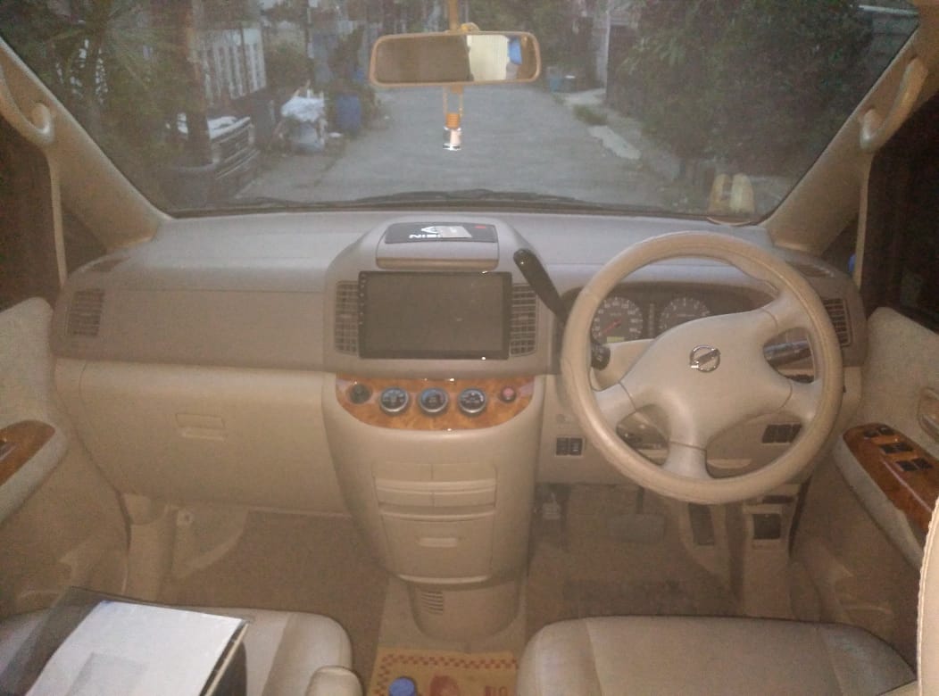 2010 Nissan Serena 2010 Nissan Serena