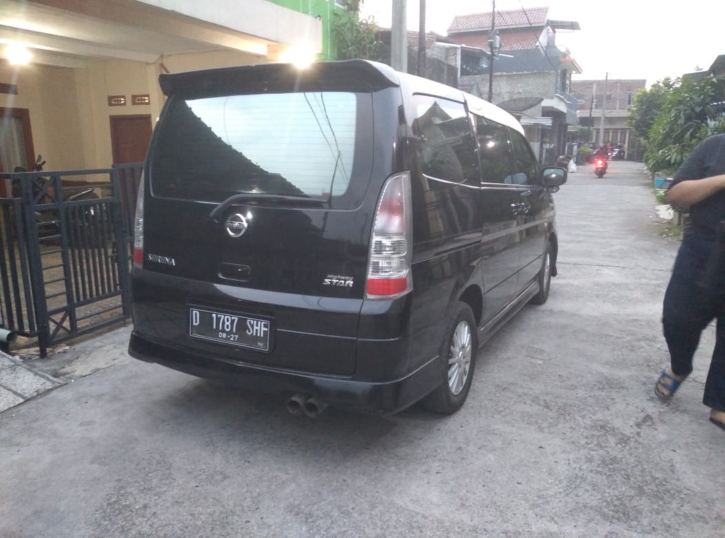 2010 Nissan Serena 2010 Nissan Serena