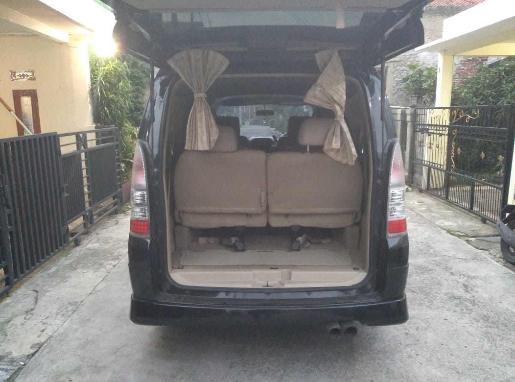 2010 Nissan Serena 2010 Nissan Serena