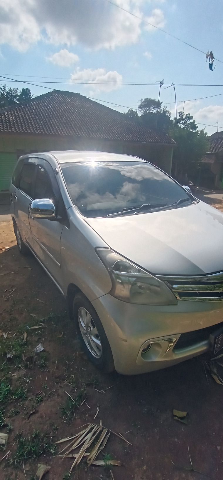 2012 Daihatsu Xenia 1.3 X MT 2012 Daihatsu Xenia 1.3 X MT