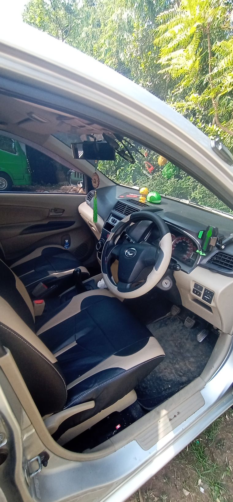 2012 Daihatsu Xenia 1.3 X MT 2012 Daihatsu Xenia 1.3 X MT