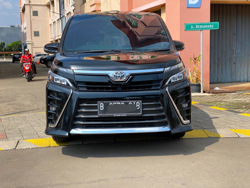 2019 Toyota Voxy 2.0L AT 2.0L AT bekas