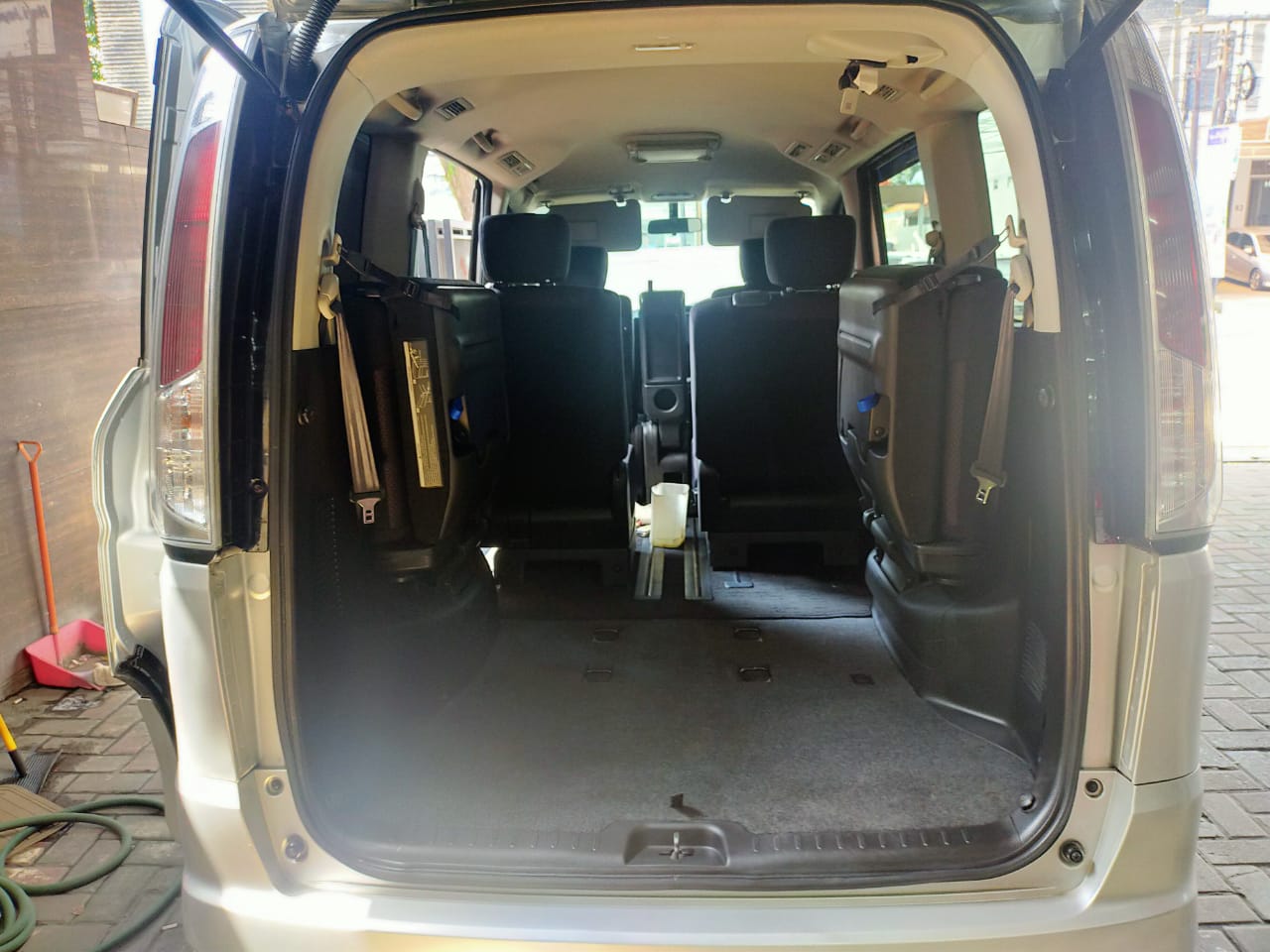 2014 Nissan Serena 2014 Nissan Serena