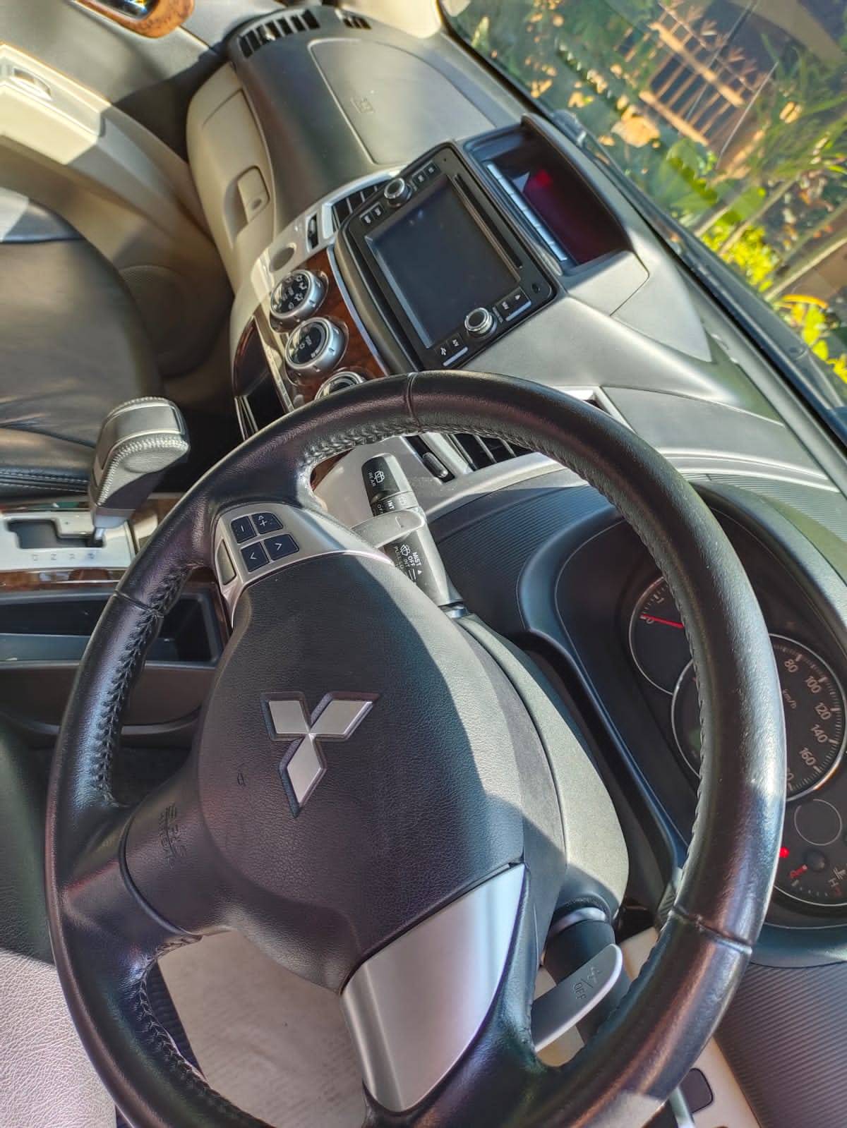 2015 Mitsubishi Pajero Sport  2015 Mitsubishi Pajero Sport