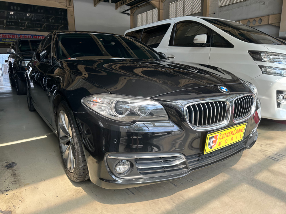Second Hand 2016 BMW 5 Series Sedan Second Hand 2016 BMW 5 Series Sedan