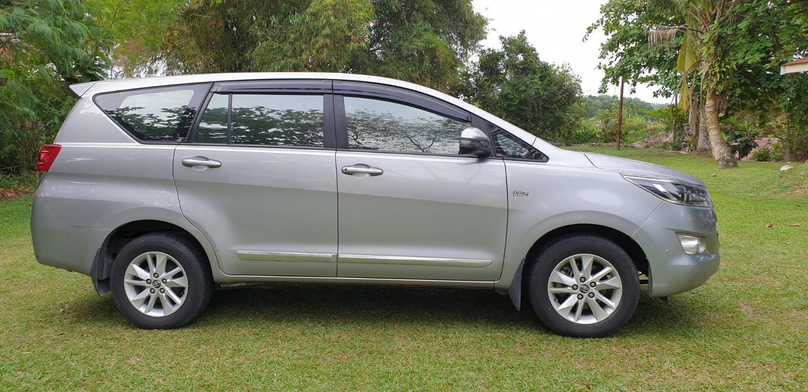 2018 Toyota Kijang Innova REBORN 2.0 V AT LUX 2018 Toyota Kijang Innova REBORN 2.0 V AT LUX