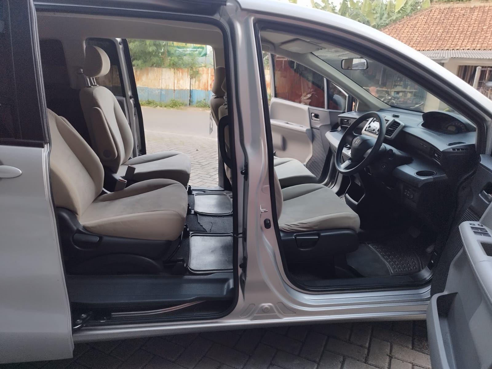 2010 Honda Freed 2010 Honda Freed