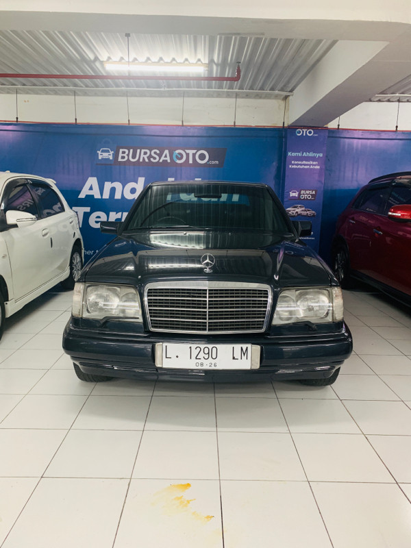 1995 Mercedes Benz E-Class Bekas 1995 Mercedes Benz E-Class Bekas
