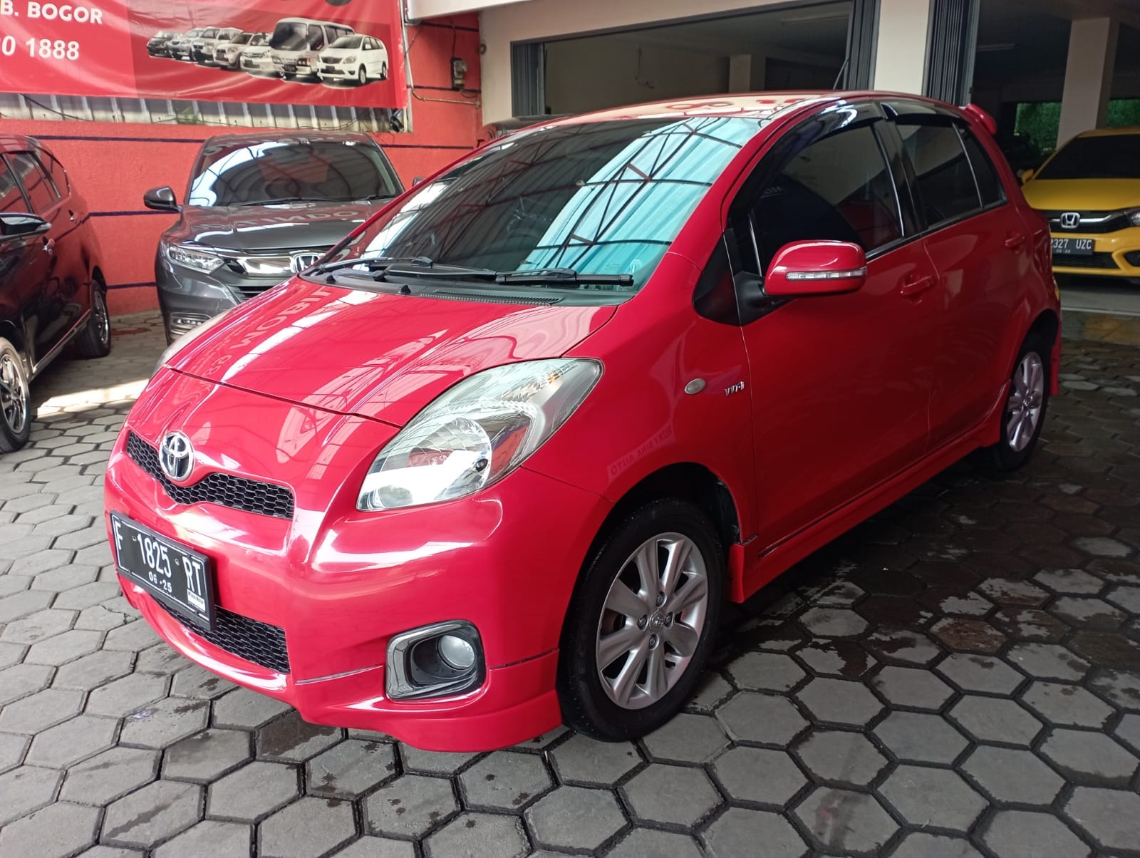 2013 Toyota Yaris 2013 Toyota Yaris