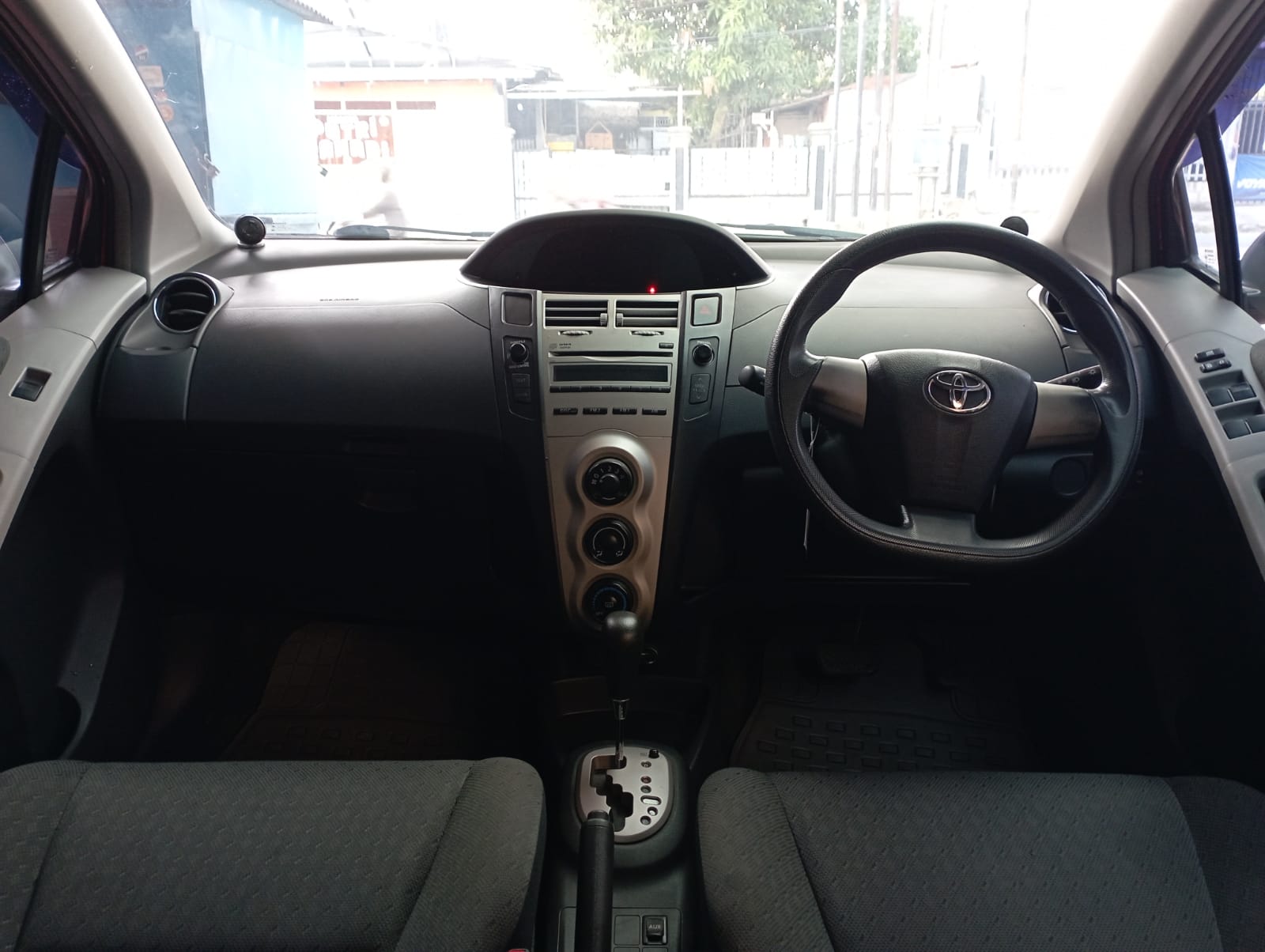 2013 Toyota Yaris 2013 Toyota Yaris