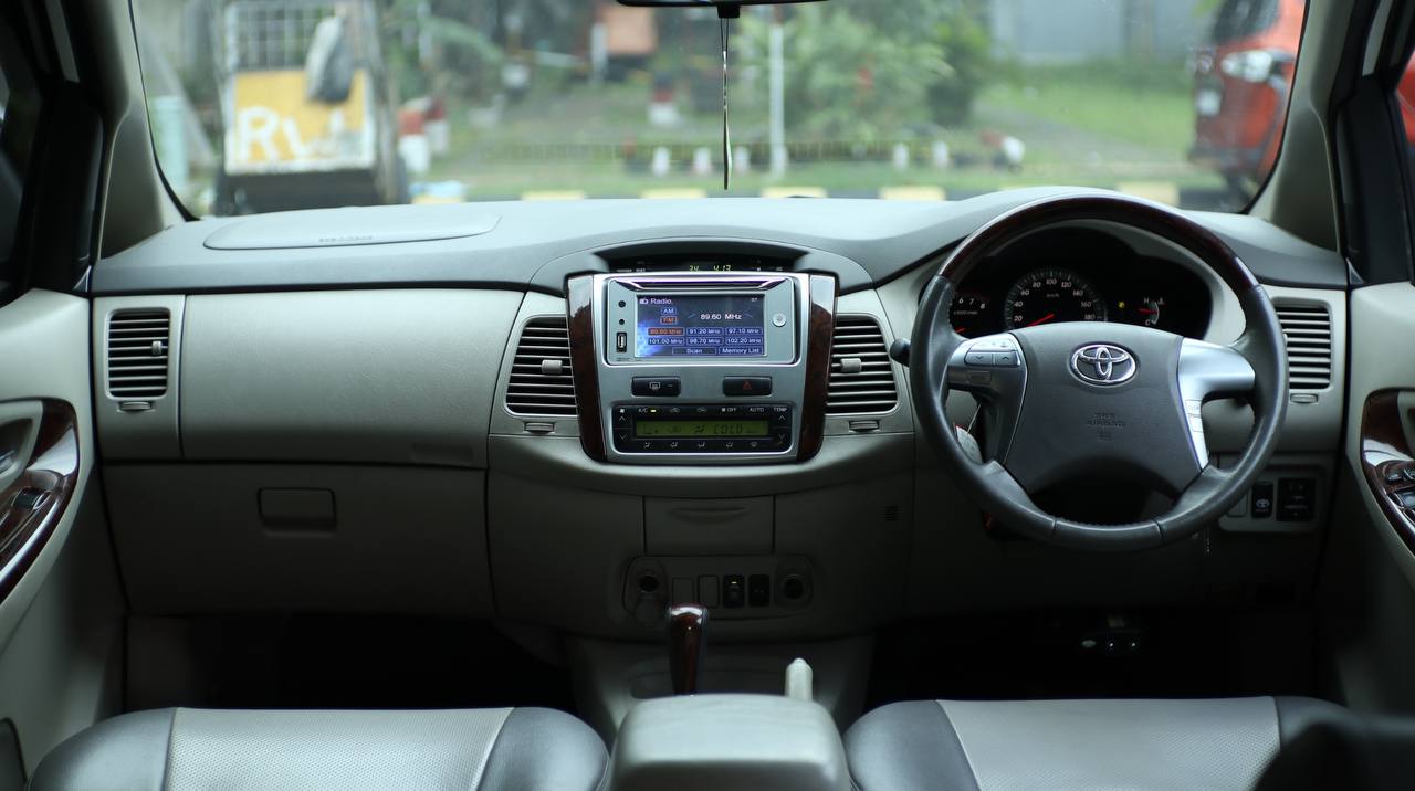 2014 Toyota Kijang Innova 2014 Toyota Kijang Innova