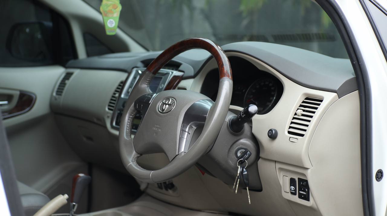 2014 Toyota Kijang Innova 2014 Toyota Kijang Innova