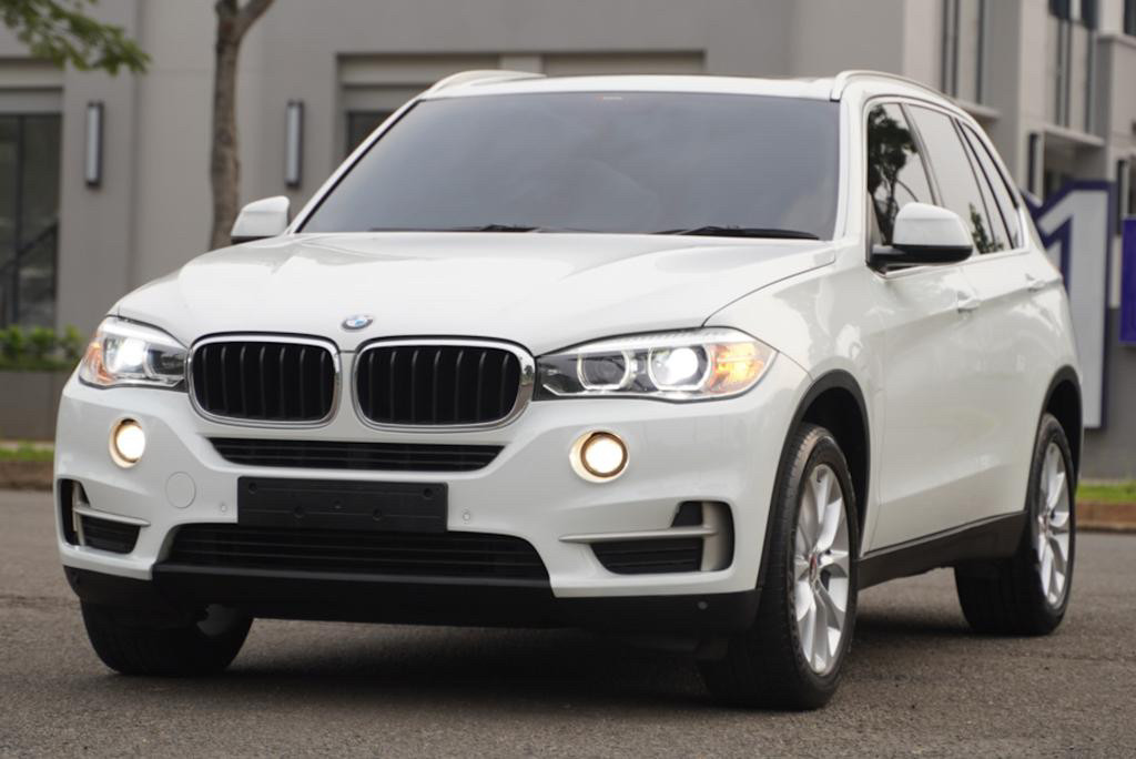 2015 BMW X5  xDrive25d Bekas 2015 BMW X5  xDrive25d Bekas