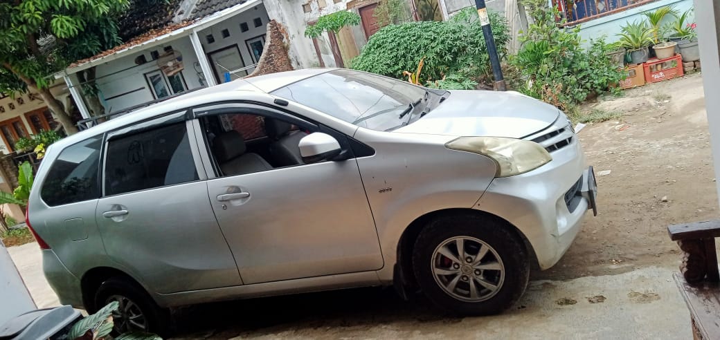 Second Hand 2013 Toyota Avanza Second Hand 2013 Toyota Avanza