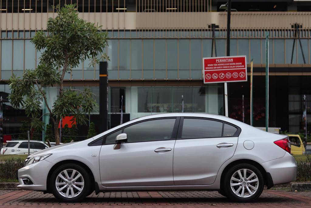 Dijual 2013 Honda Civic I-VTEC 1.8L AT I-VTEC 1.8L AT Bekas
