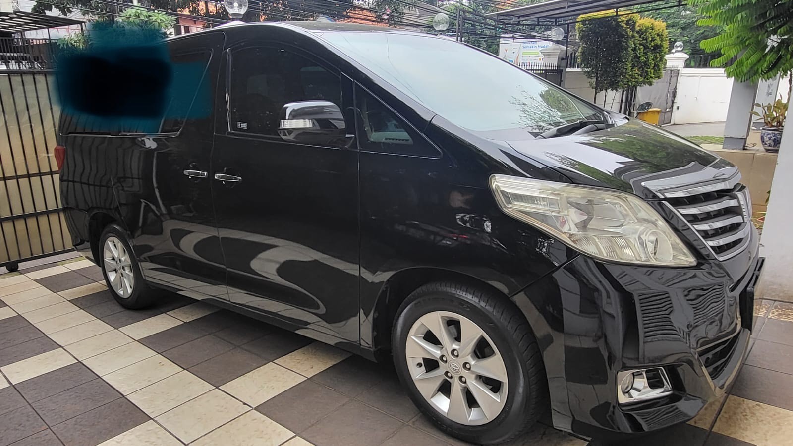 Second Hand 2014 Toyota Alphard Second Hand 2014 Toyota Alphard