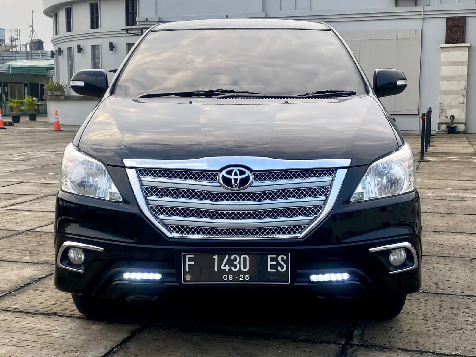 2015 Toyota Kijang Innova 2015 Toyota Kijang Innova